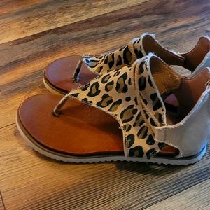 Leopard zip sandals